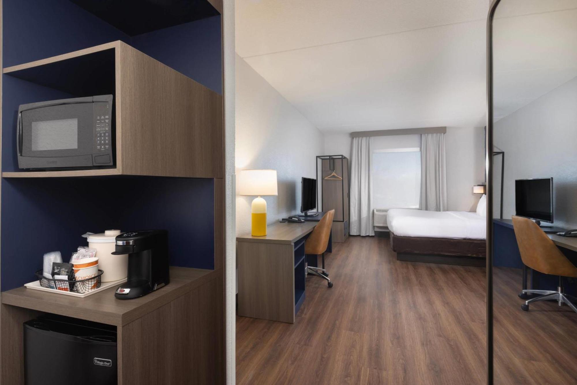 Hotel Comfort Outlet Center