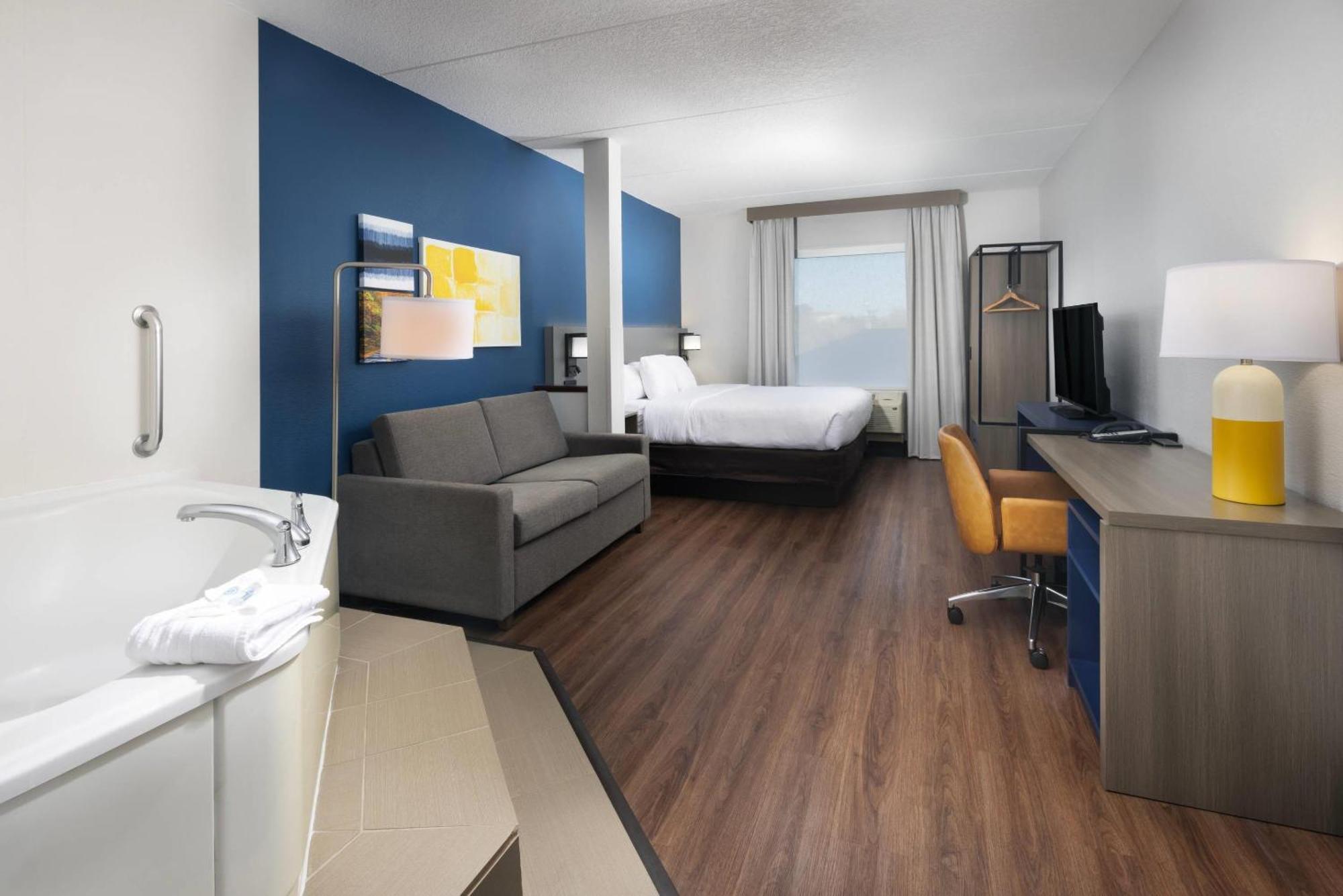 Hotel Comfort Outlet Center