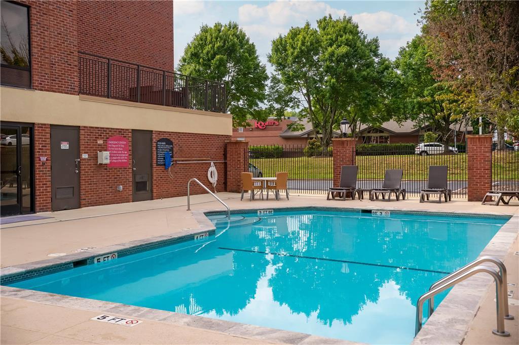 Comfort Outlet Center Hotel