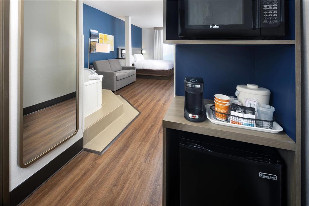 Comfort Outlet Center Hotel Asheville