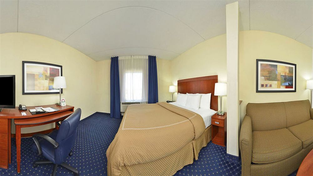 Comfort Outlet Center 3* Asheville